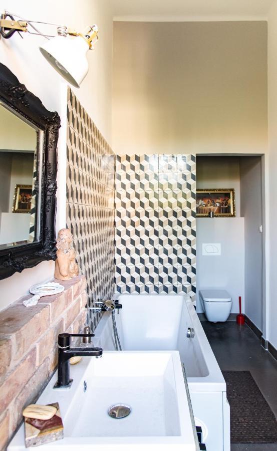 Stylishly Redecorated In Great Location Appartement Boedapest