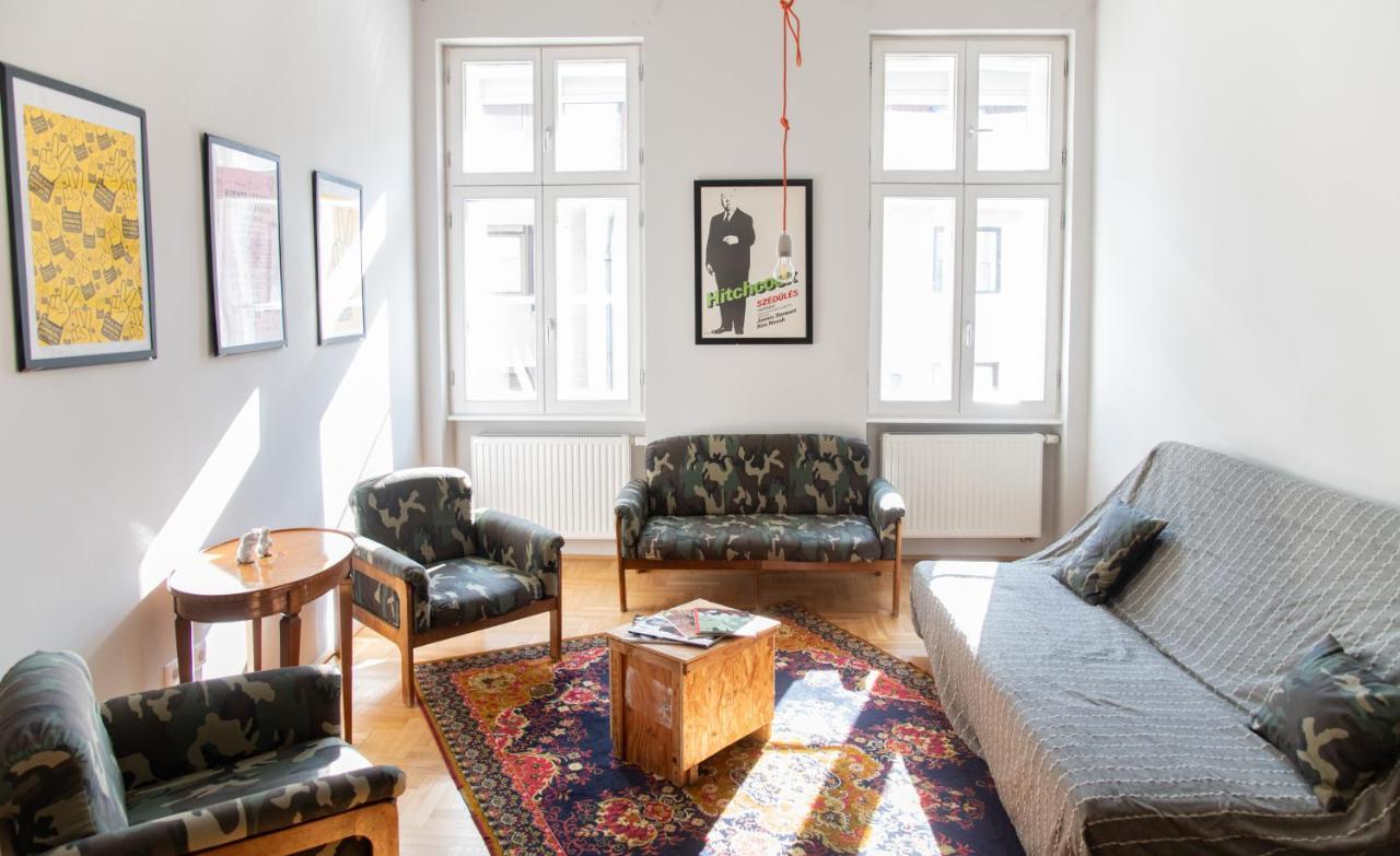 Appartement Stylishly Redecorated In Great Location