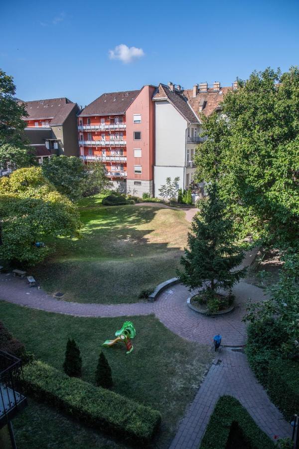 Stylishly Redecorated In Great Location Appartement